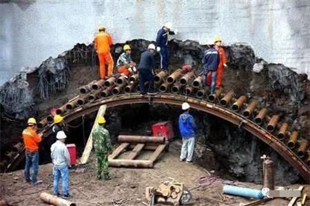 银川隧道钢花管支护案例